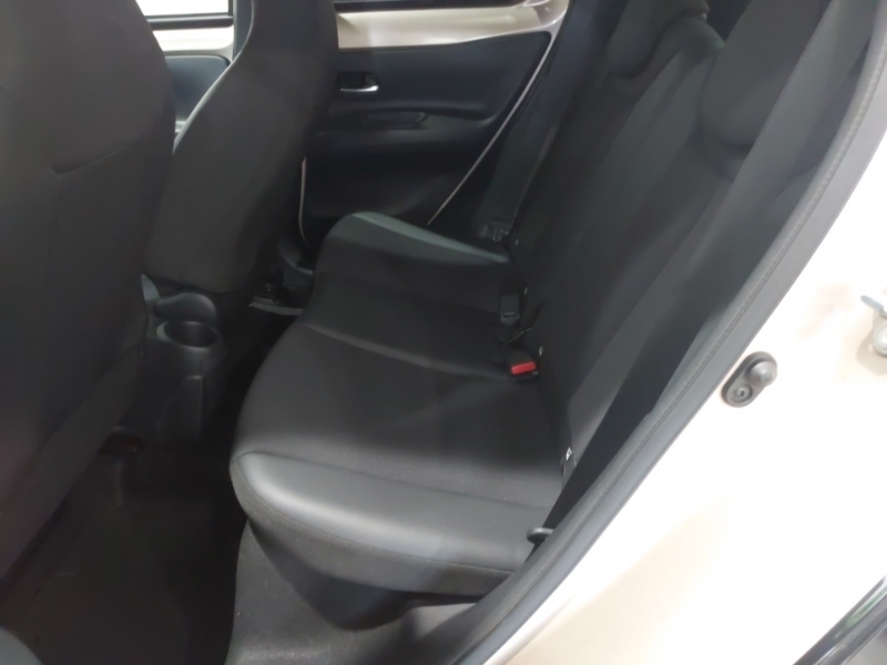 Toyota Aygo X 1.0 Vvt-i Exclusive Beige #6