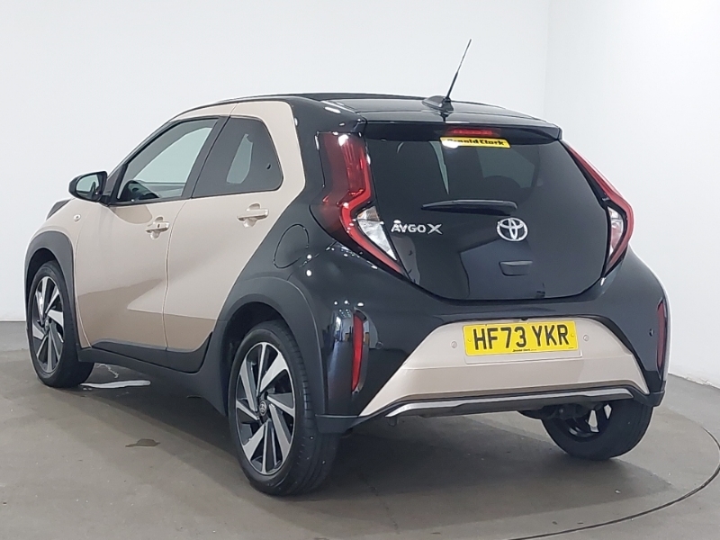 Toyota Aygo X 1.0 Vvt-i Exclusive Beige #2