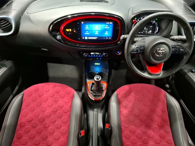 Toyota Aygo X 1.0 Vvt-i Undercover Grey #3