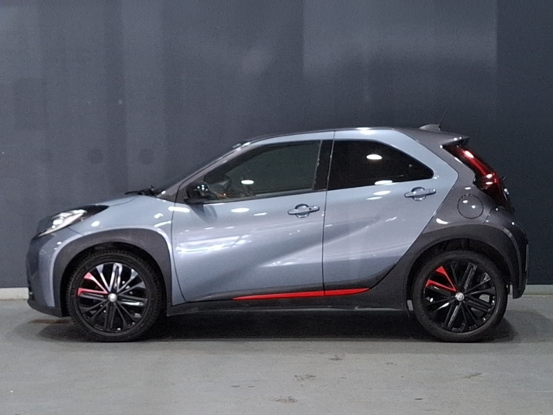 Toyota Aygo X 1.0 Vvt-i Undercover Grey #4