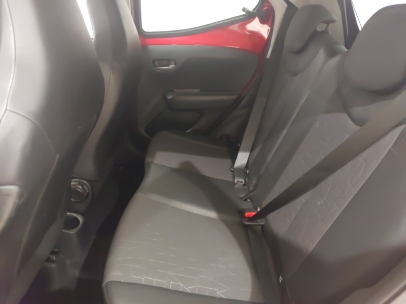 Toyota Aygo 1.0 Vvt-i X-clusiv X-shift Red #6