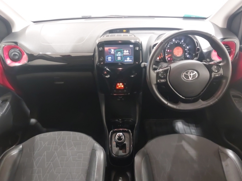 Toyota Aygo 1.0 Vvt-i X-clusiv X-shift Red #2