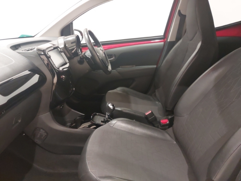 Toyota Aygo 1.0 Vvt-i X-clusiv X-shift Red #5