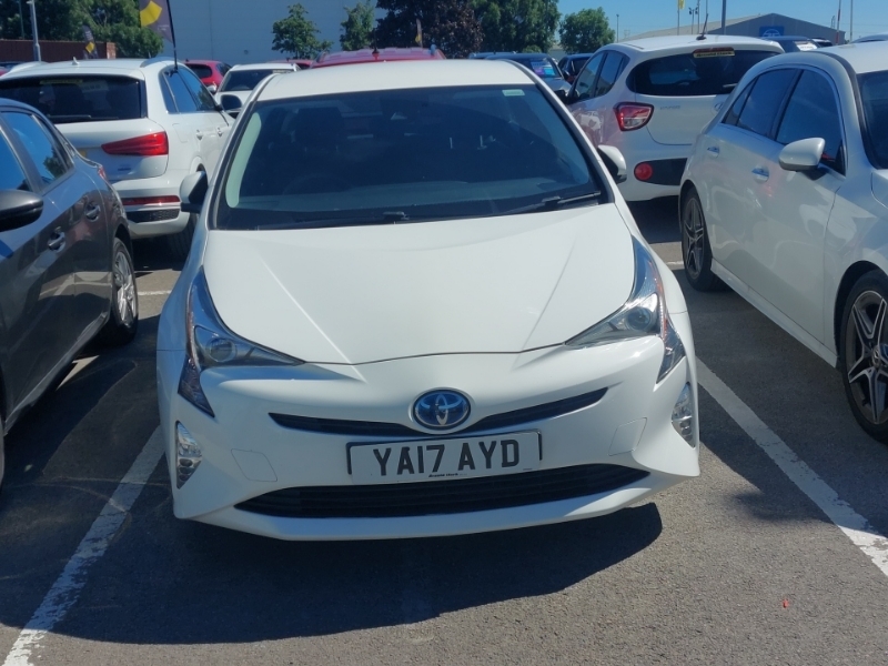 Toyota Prius 1.8 Vvti Active Cvt White