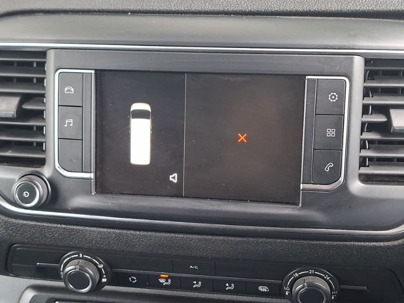Vauxhall Vivaro Mpv White #8