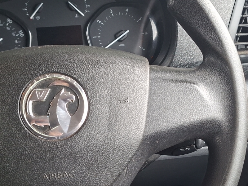 Vauxhall Vivaro Mpv White #12