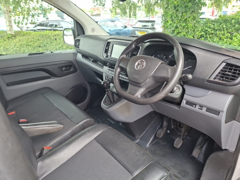 Vauxhall Vivaro 2900 1.5D 100Ps Dynamic H1 Van White #3