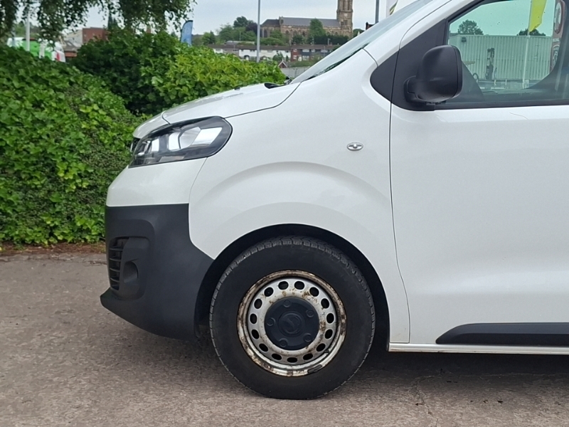 Vauxhall Vivaro Mpv White #18