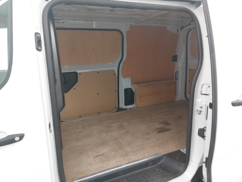 Vauxhall Vivaro 1.5 Turbo D 120 Prime H1 Van White #6