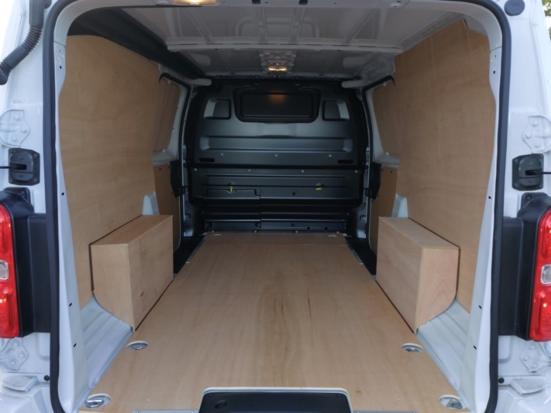 Vauxhall Vivaro Prime White #8