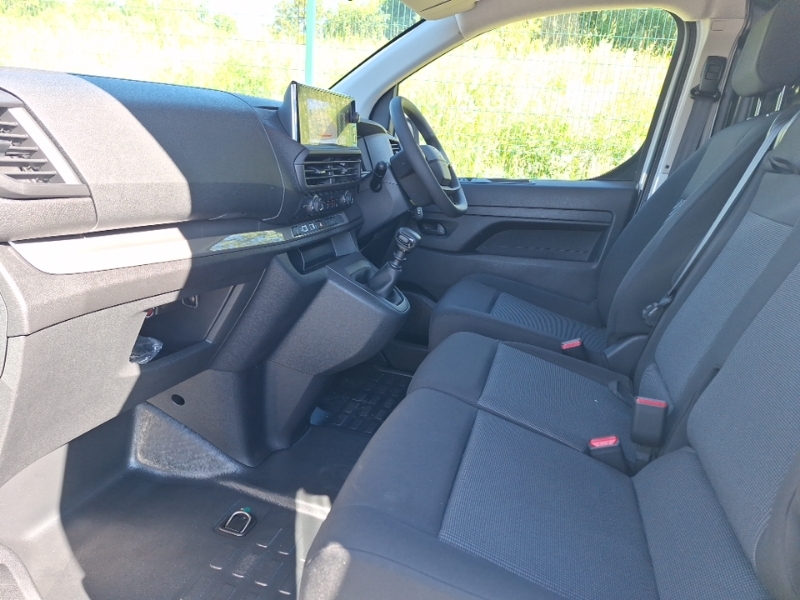 Vauxhall Vivaro 1.5 Turbo D 120 Pro H1 Van White #5