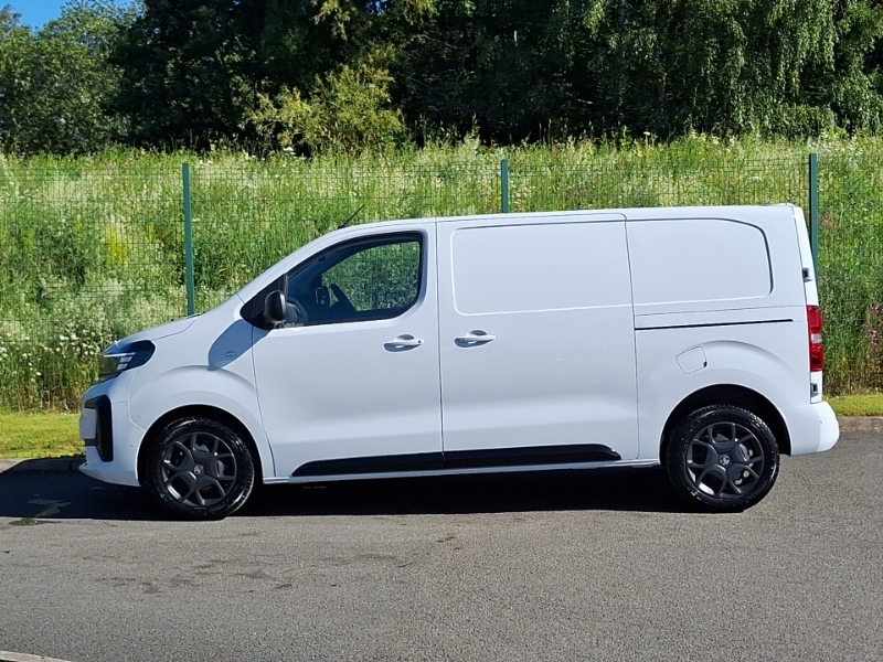 Vauxhall Vivaro 1.5 Turbo D 120 Pro H1 Van White #4