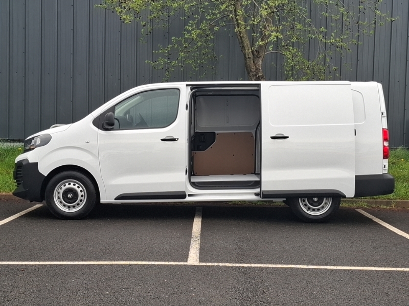 Vauxhall Vivaro Diesel  #17