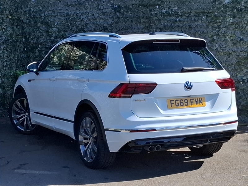 Volkswagen Tiguan 2.0 Tdi 150 R-line Tech Dsg White #2