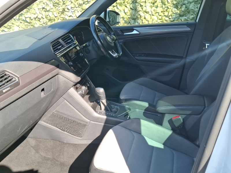 Volkswagen Tiguan 2.0 Tdi 150 R-line Tech Dsg White #5
