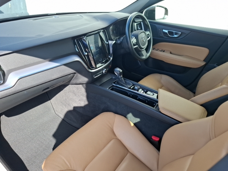 Volvo V60 2.0 D3 Momentum Pro Grey #5