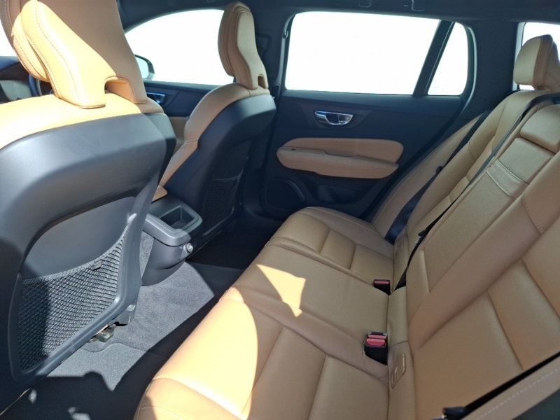Volvo V60 2.0 D3 Momentum Pro Grey #6