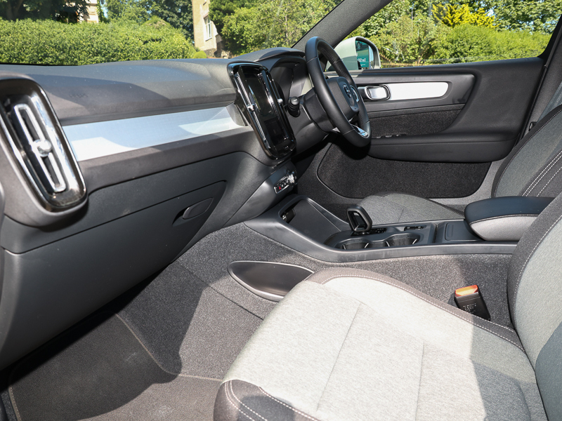Volvo XC40 2.0 B3p Core Grey #3