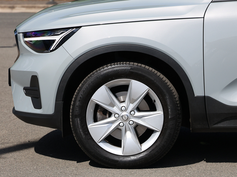 Volvo XC40 Plus Black #19
