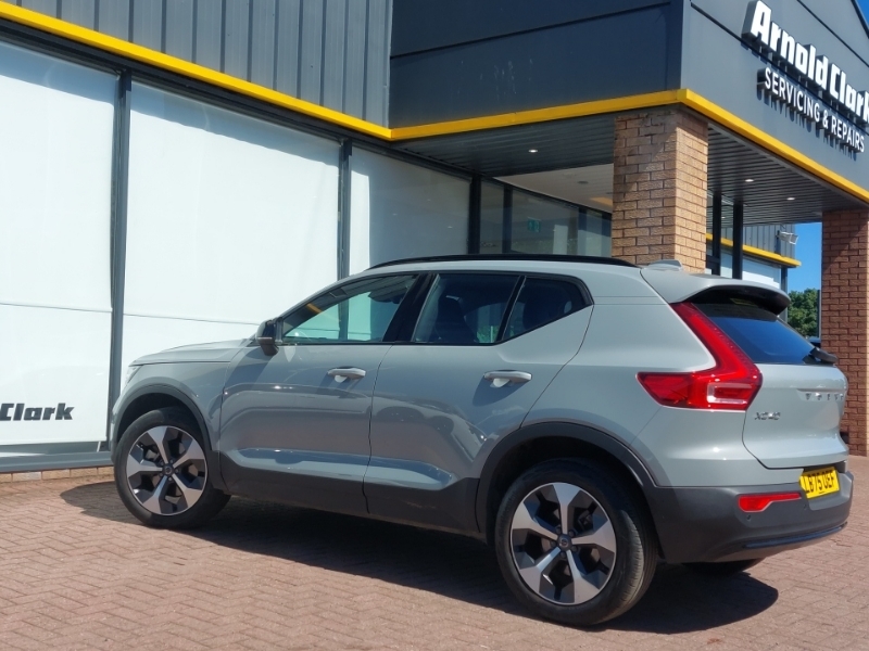 Volvo XC40 2.0 B4p Plus Dark Grey #2
