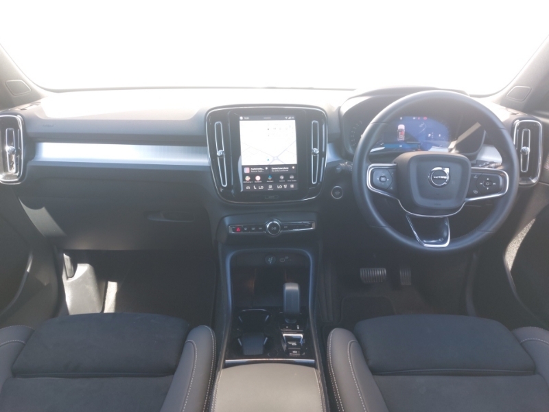 Volvo XC40 2.0 B4p Plus Dark Grey #3