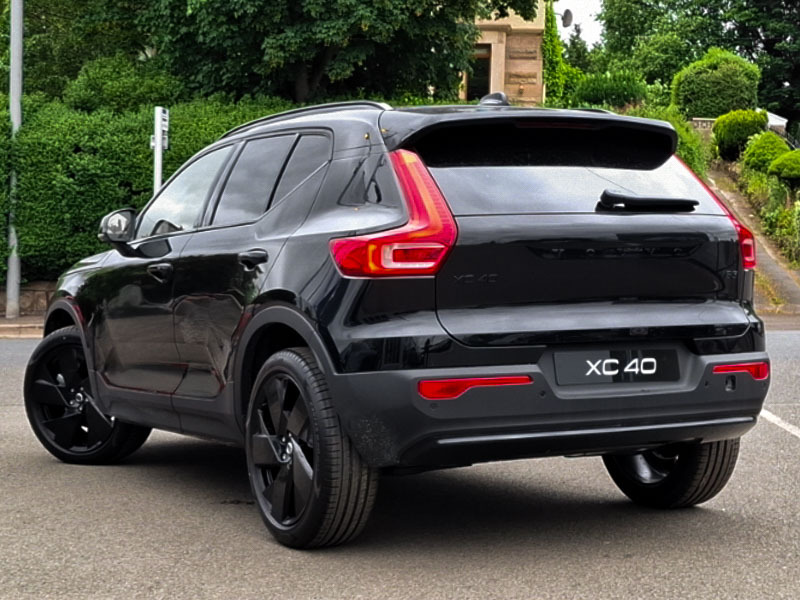 Volvo XC40 2.0 B3p Plus Black Edition Black #2