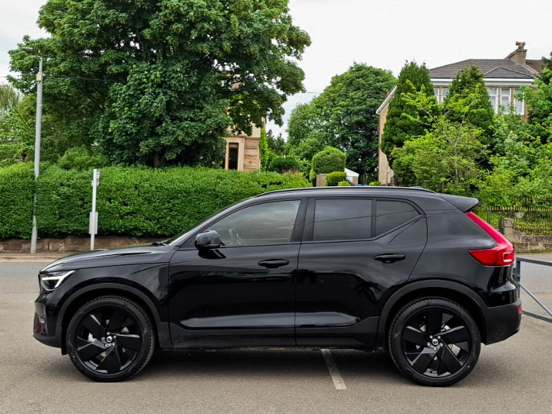 Volvo XC40 2.0 B3p Plus Black Edition Black #4