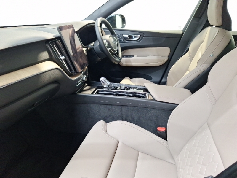 Volvo XC60 2.0 B5p Plus Dark Awd Geartronic Blue #5
