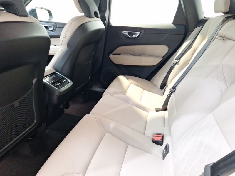 Volvo XC60 2.0 B5p Plus Dark Awd Geartronic Blue #6