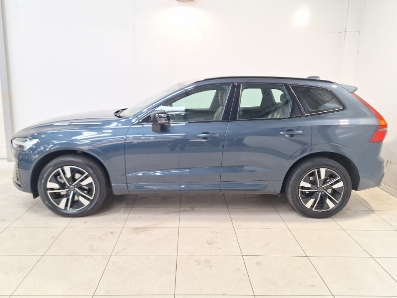 Volvo XC60 2.0 B5p Plus Dark Awd Geartronic Blue #4