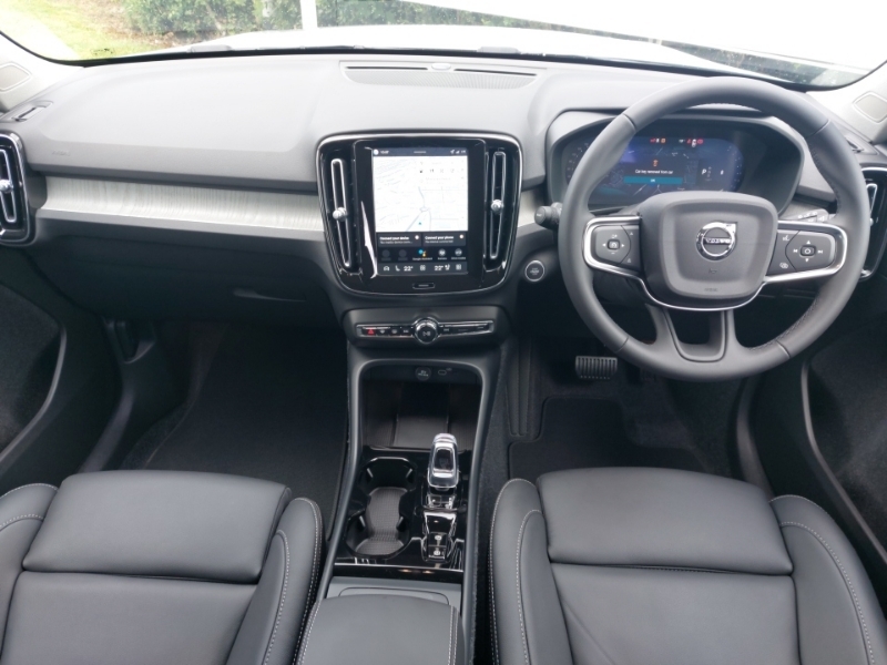 Volvo XC40 2.0 B3p Plus Pro Dark Grey #3