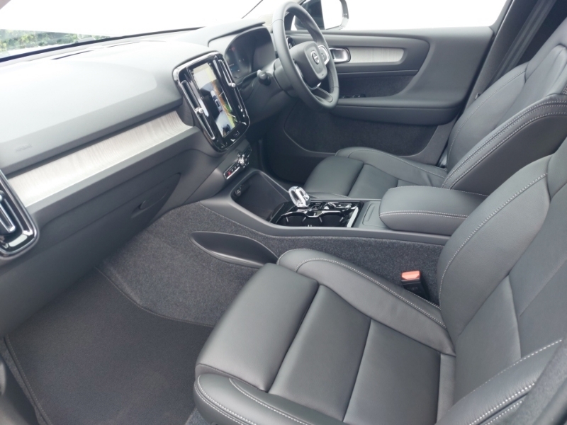 Volvo XC40 2.0 B3p Plus Pro Dark Grey #5
