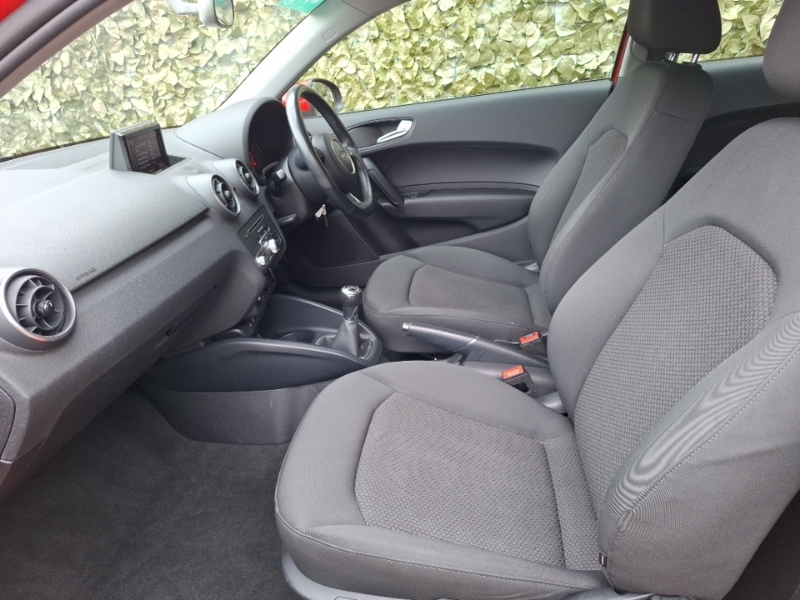 Audi A1 1.0 Tfsi Se Red #5