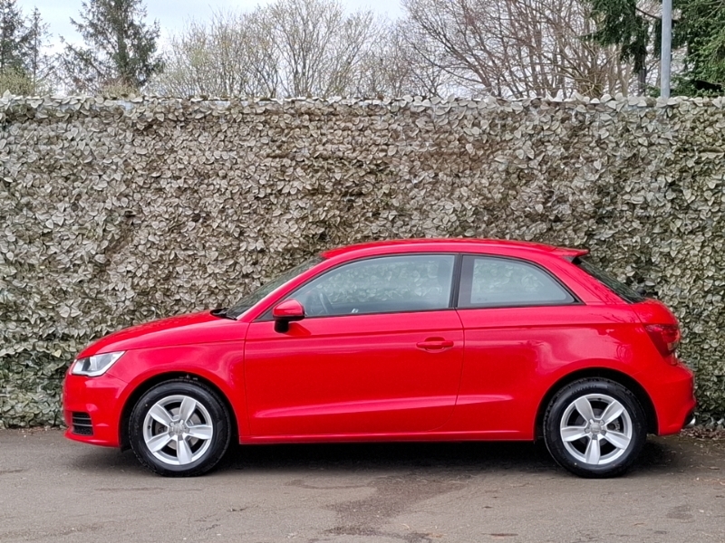 Audi A1 1.0 Tfsi Se Red #4