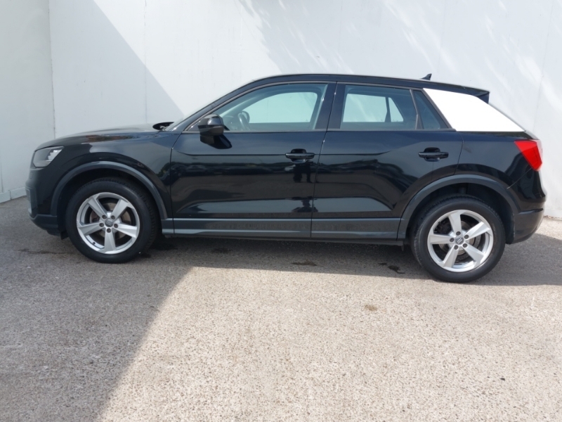 Audi Q2 30 Tdi Sport Black #4