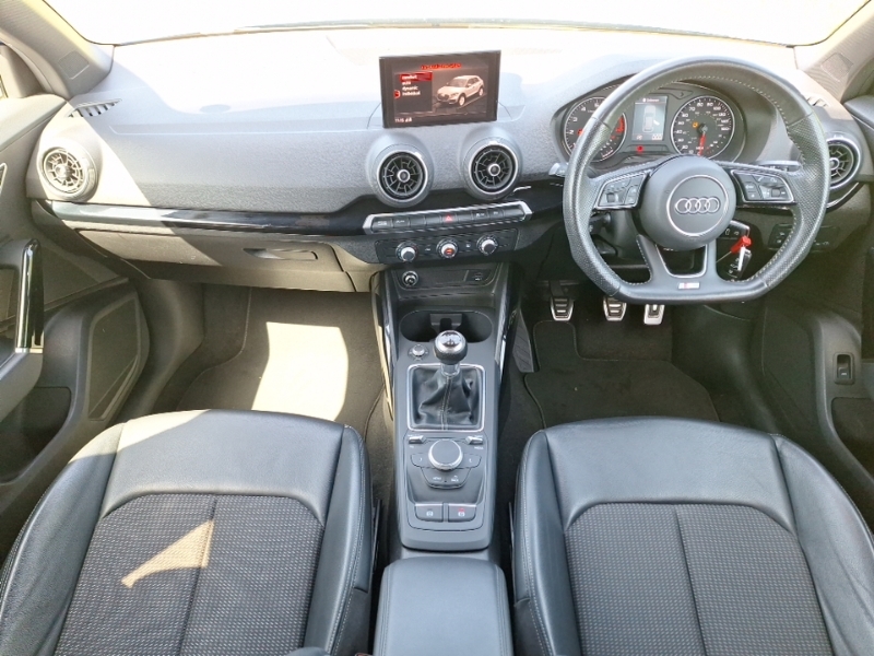 Audi Q2 30 Tfsi Black Edition Blue #3