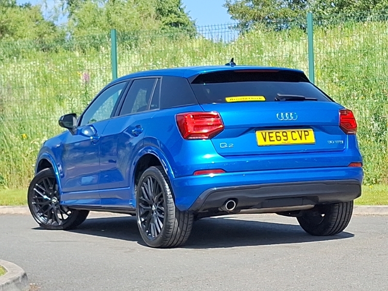 Audi Q2 30 Tfsi Black Edition Blue #2