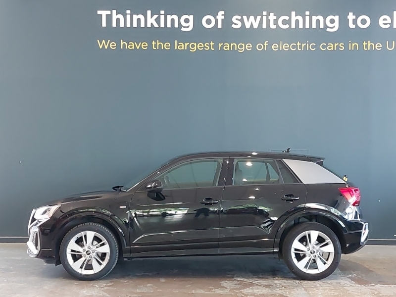 Audi Q2 35 Tfsi S Line S Tronic Black #4