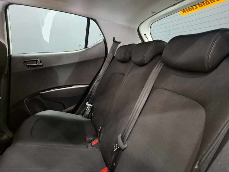 Hyundai I10 1.2 Se White #6