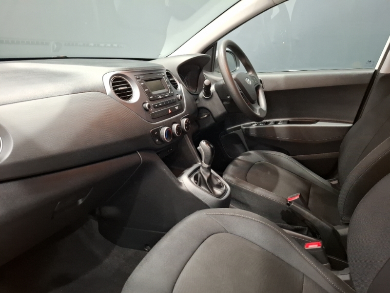 Hyundai I10 1.2 Se White #5