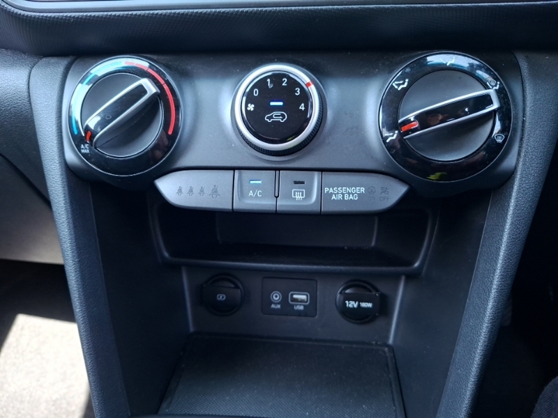 Hyundai Kona Premium Se Red #15