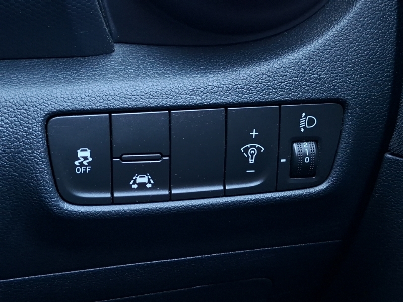 Hyundai Kona Premium Se Red #17