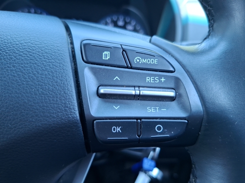 Hyundai Kona Premium Se Red #13