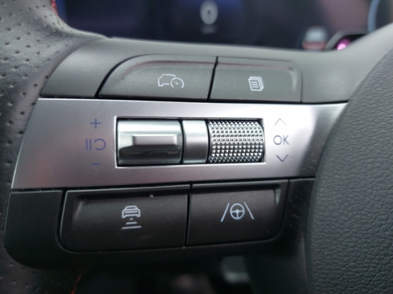 Hyundai Kona Advance White #12