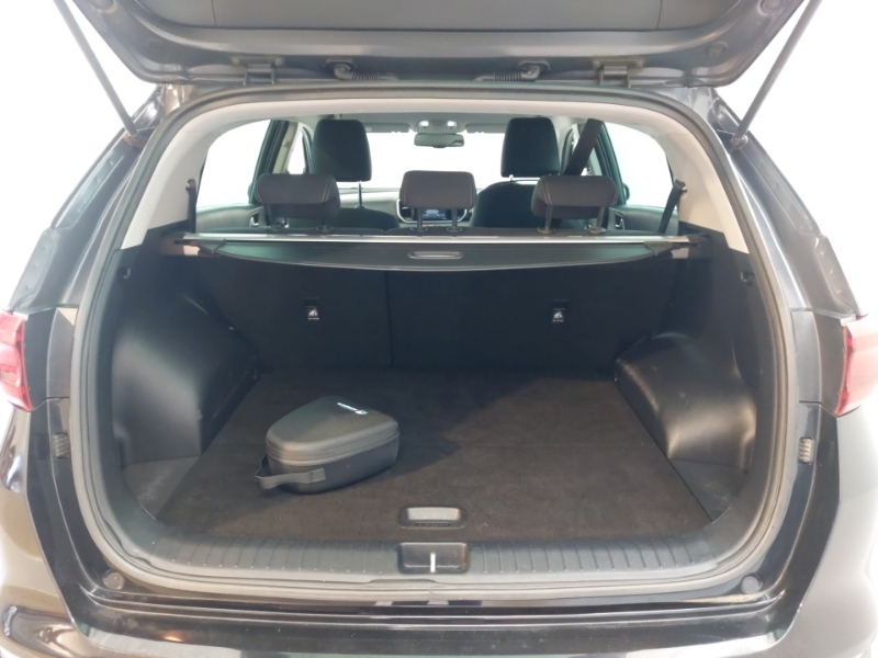 Kia Sportage 2 White #18