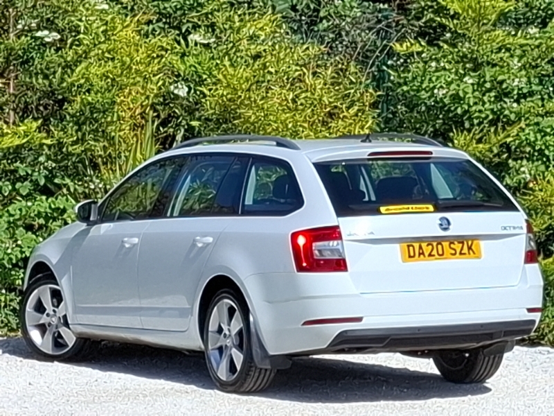 Skoda Octavia 1.0 Tsi Se Drive White #2