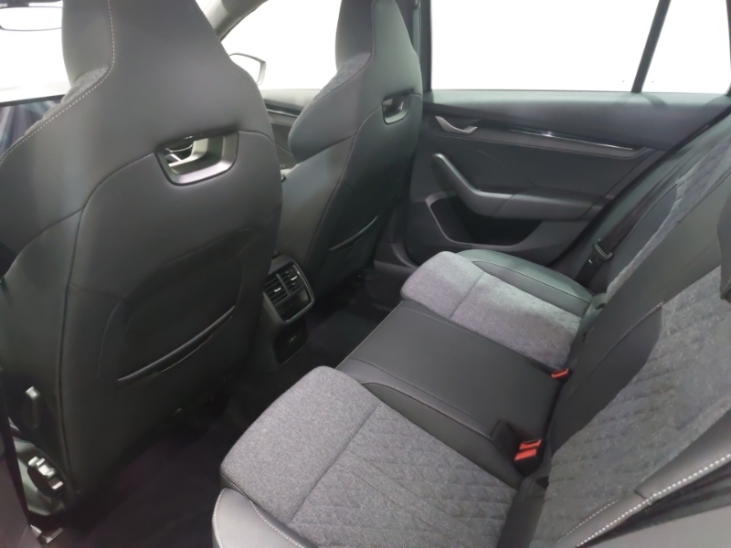 Skoda Octavia 2.0 Tdi 150 Sportline Dsg Grey #6