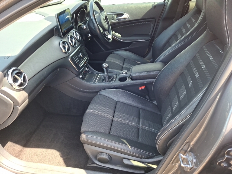 Mercedes-Benz GLA Class Gla 180 Urban Edition Grey #5