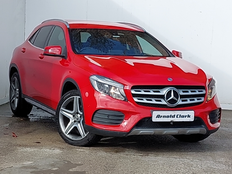 Mercedes-Benz GLA Class Gla 200 Amg Line Executive Red
