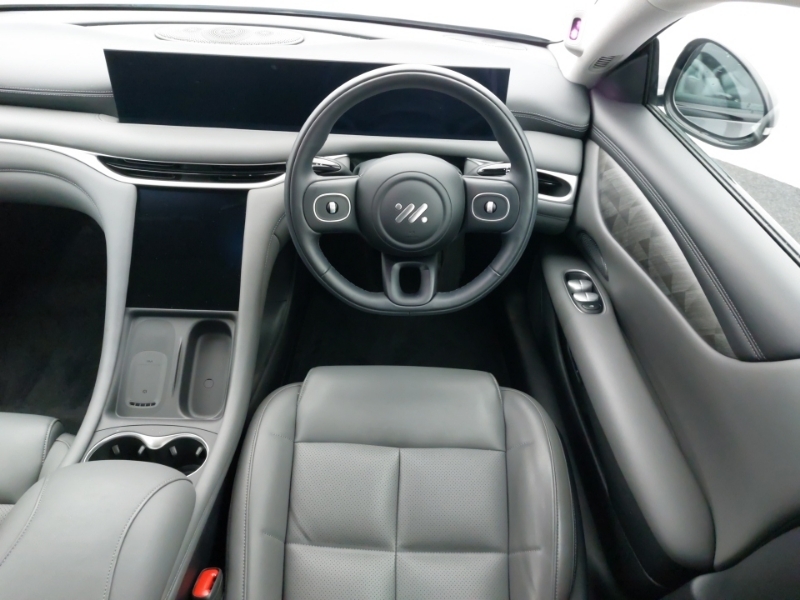 MG IM5 100Kwh Long Range Saloon 407 Ps  #8